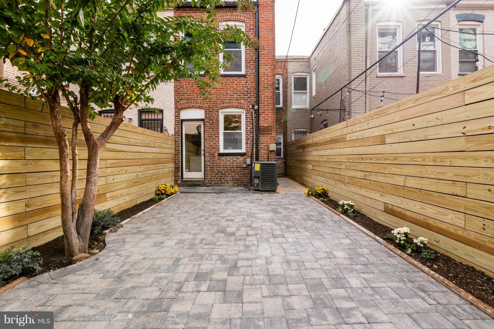 1327 V Street Northwest Washington, DC 20009 - Photo 23 of 29 a view of a back yard of the house
