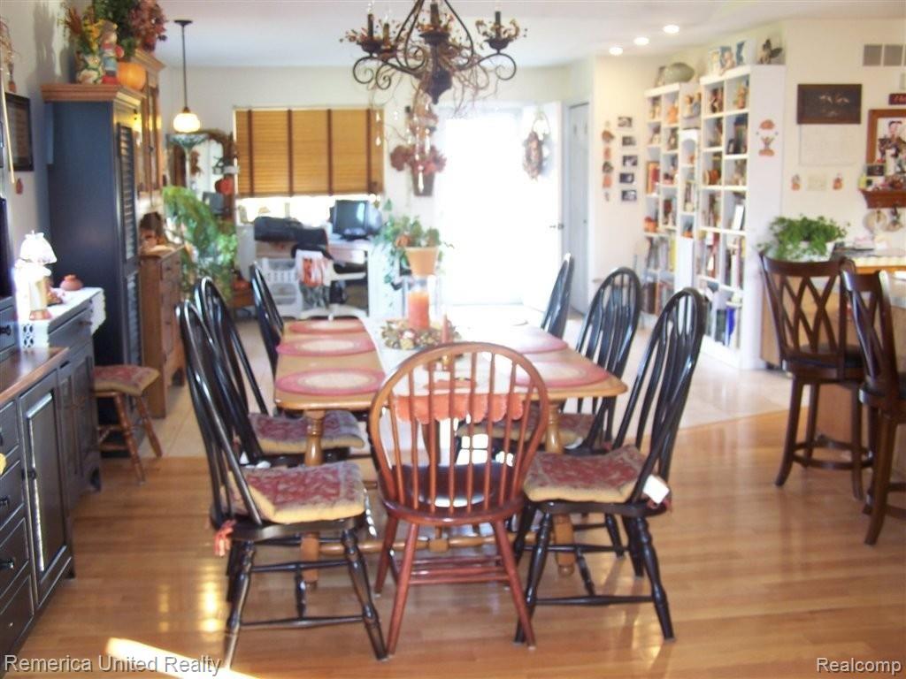 23929 Tuck Road Farmington, MI 48336 - Photo 4 of 6 Tuck dining rm.jpg