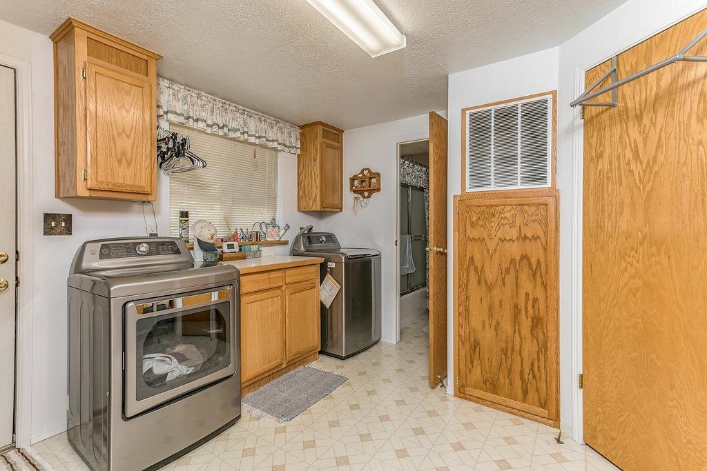 11719 Duggan Road Gold Hill, OR 97525 - Photo 15 of 32 Additional Photo