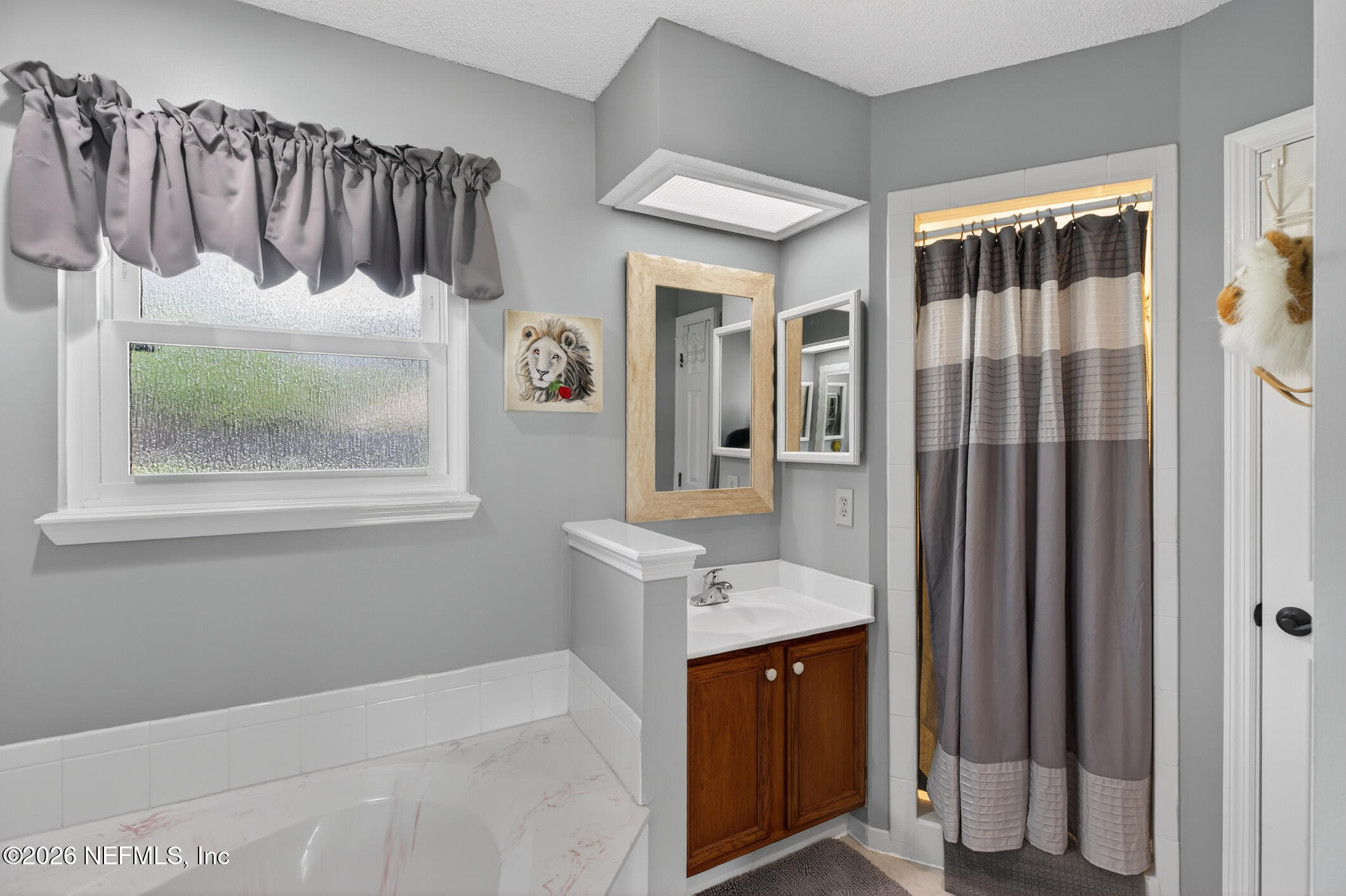 12227 Flynn Woods Road Jacksonville, FL 32223 - Photo 42 of 62 Walk-In Shower Feature