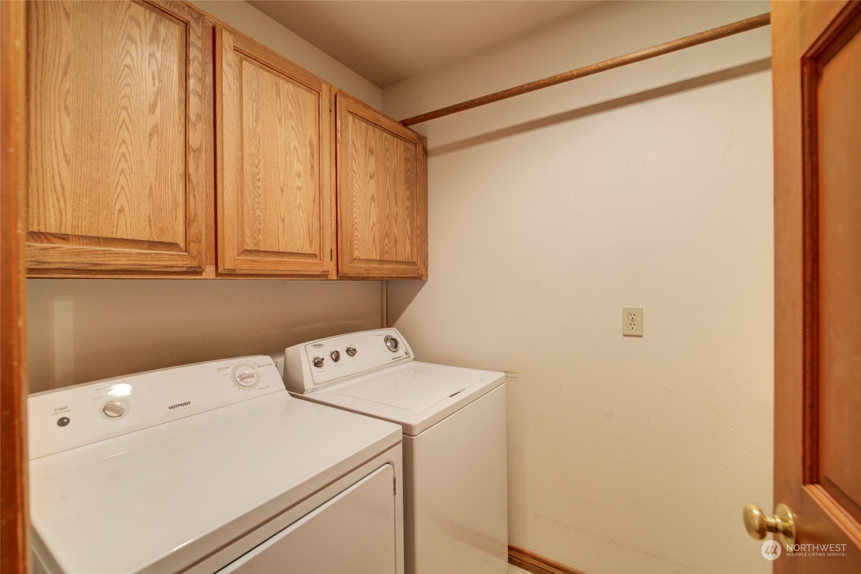 925 Riverside Drive Southeast North Bend, WA 98045 - Photo 24 of 30 a utility room with dryer and washer