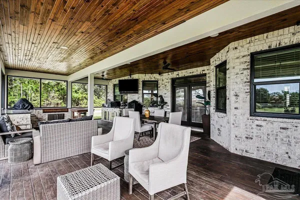 $995,000 | 3801 Tiger Point Boulevard, Gulf Breeze, FL 32563