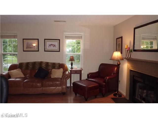 109 Culler Way King, NC 27021 - Photo 3 of 16 Living Room.