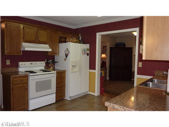 109 Culler Way King, NC 27021 - Photo 4 of 16 Kitchen. Open floor design