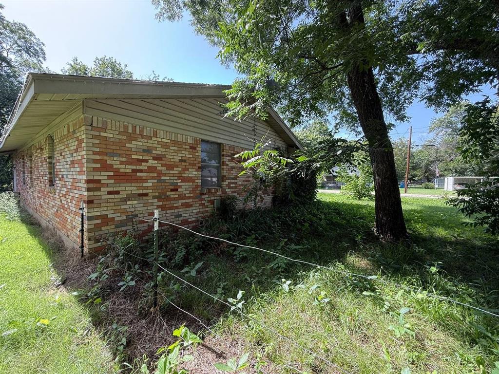 802 North Main Street Tioga, TX 76271 - Photo 12 of 20
