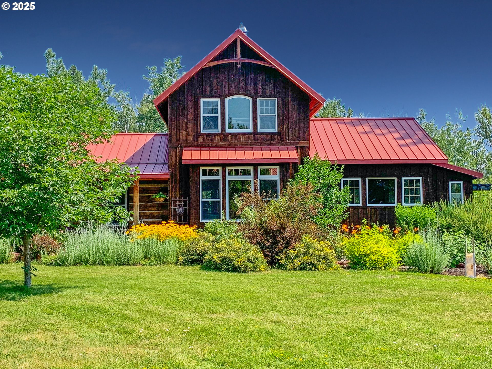 48303 Cornucopia Highway Halfway, OR 97834 - Photo 47 of 48 a front view of a house with a yard