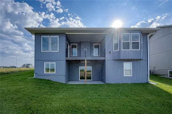 $450,177 | 18370 West 205th Terrace, Spring Hill, KS 66083