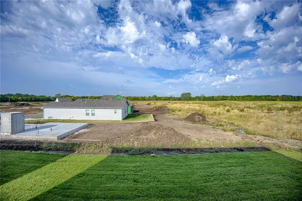 $450,177 | 18370 West 205th Terrace, Spring Hill, KS 66083