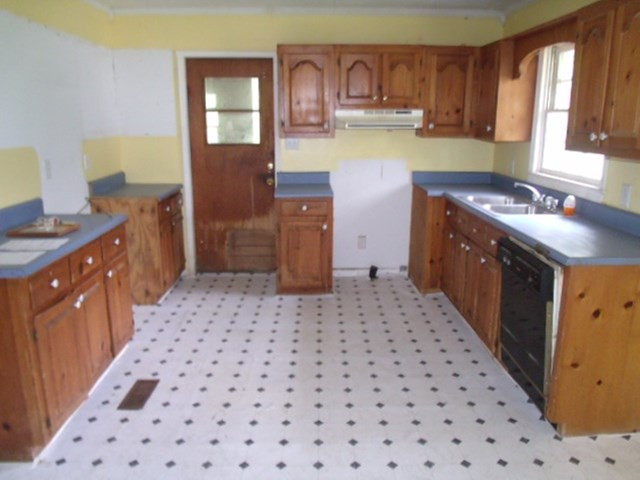 1723 Boneville Road Dearing, GA 30808 - Photo 3 of 15 Kitchen