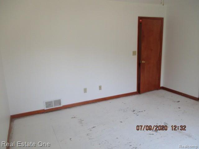 23515 Elwell Road Belleville, MI 48111 - Photo 15 of 41