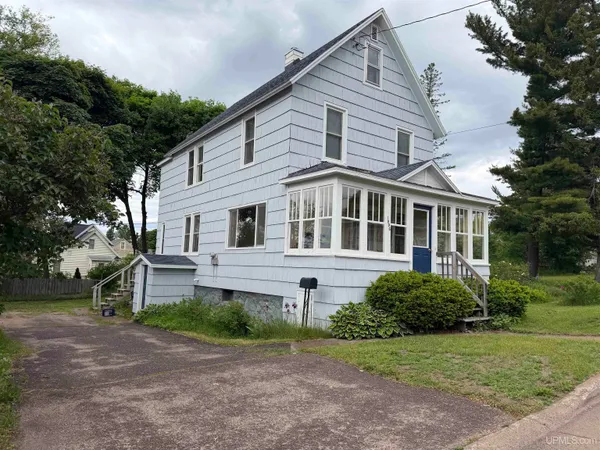 $169,000 | 1006 2nd Street, Hancock, MI 49930