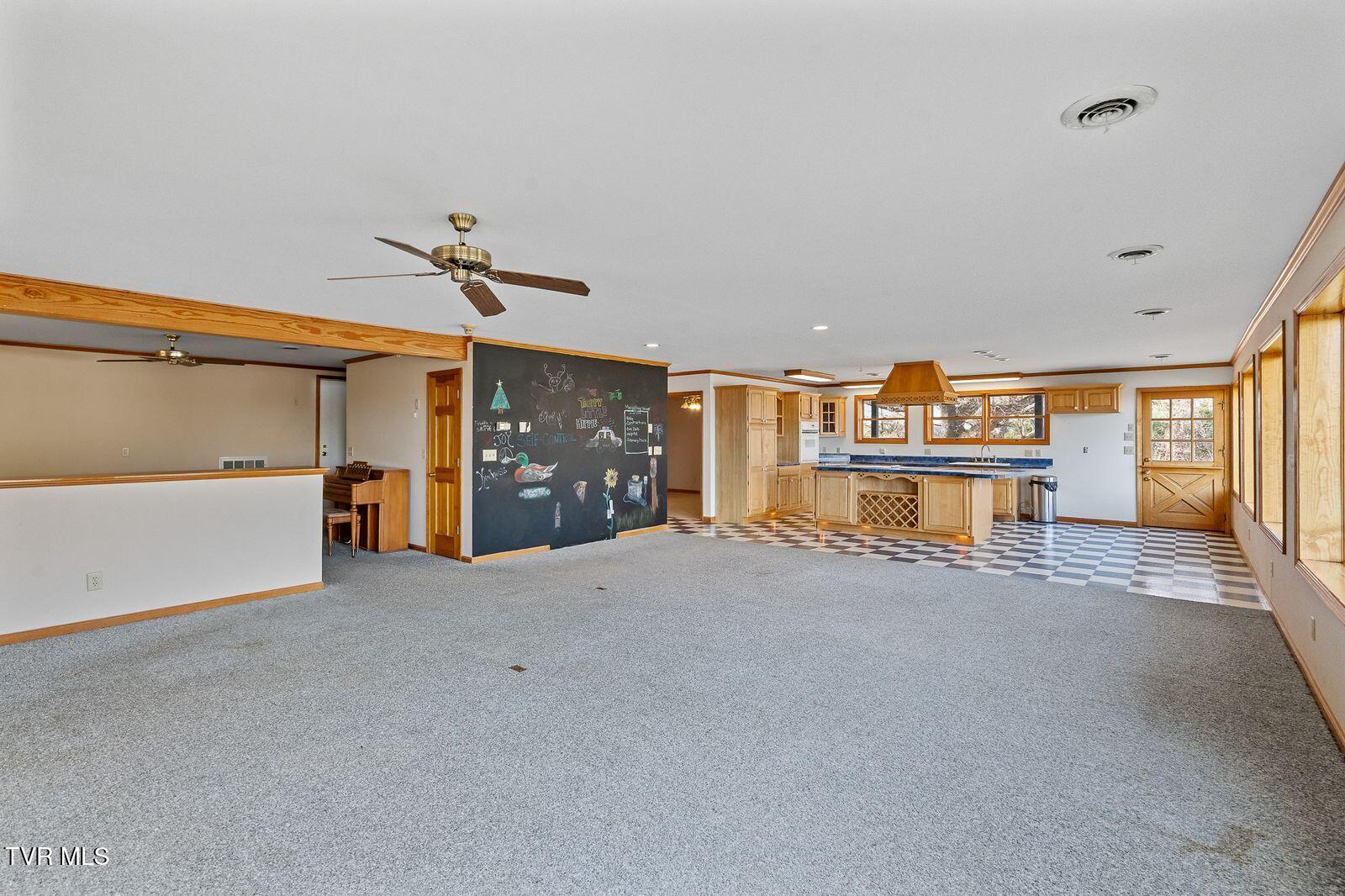 449 Chuckey Overlook Chuckey, TN 37641 - Photo 10 of 88 AGn6wC5A