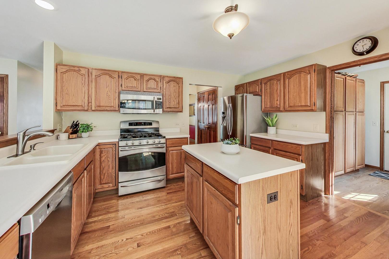 500 Long Hill Road Gurnee, IL 60031 - Photo 5 of 26 Gallery Image 5