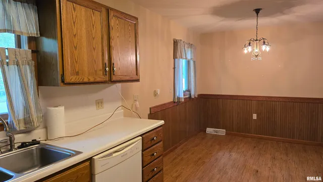 $120,000 | 400 Old Broughton Road, Eldorado, IL 62930