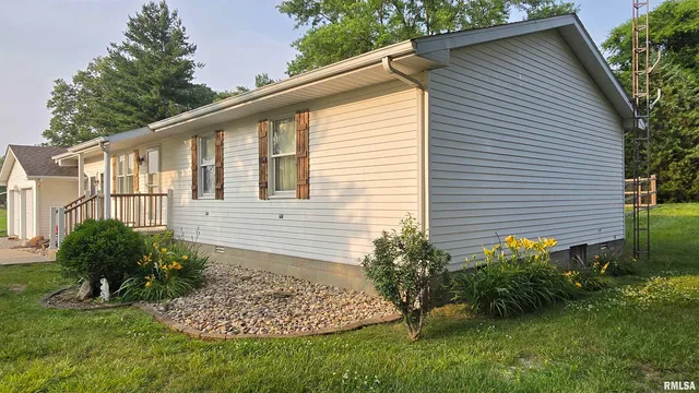 $120,000 | 400 Old Broughton Road, Eldorado, IL 62930