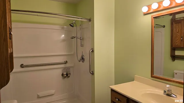 $120,000 | 400 Old Broughton Road, Eldorado, IL 62930