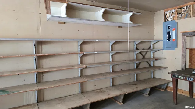 $120,000 | 400 Old Broughton Road, Eldorado, IL 62930