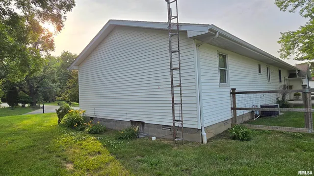 $120,000 | 400 Old Broughton Road, Eldorado, IL 62930