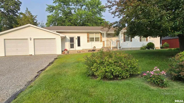 $120,000 | 400 Old Broughton Road, Eldorado, IL 62930