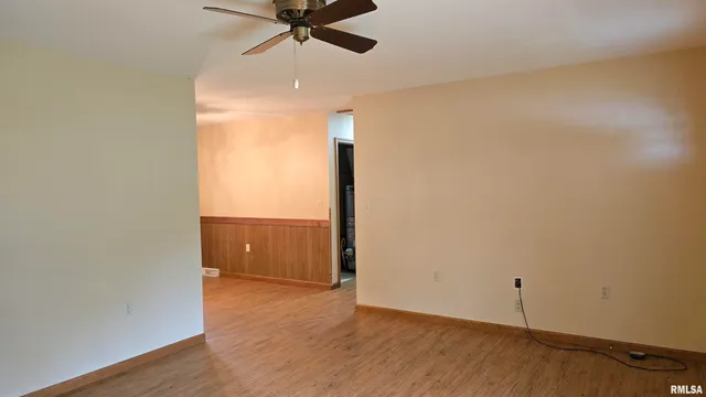 $120,000 | 400 Old Broughton Road, Eldorado, IL 62930