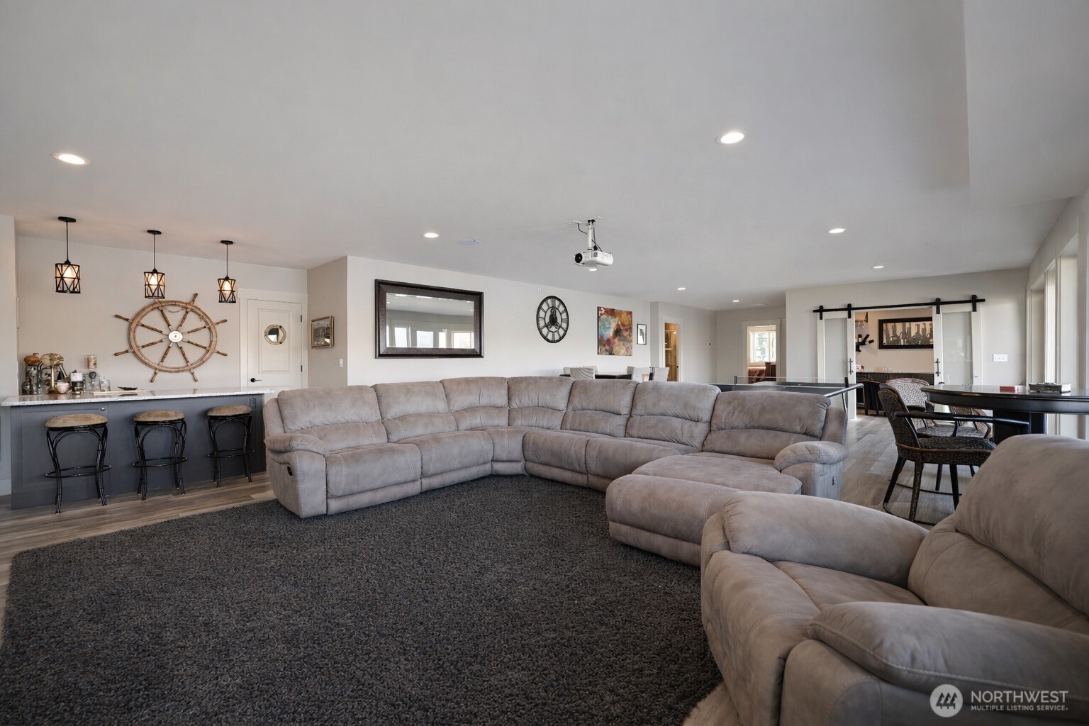 149 Clos Chevalle Road Chelan, WA 98816 - Photo 25 of 37 a living room with furniture and window