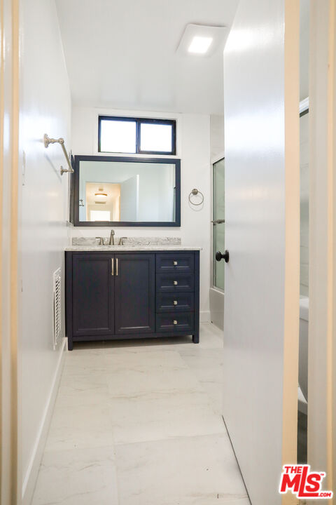 20341 Enadia Way Winnetka, CA 91306 - Photo 14 of 25