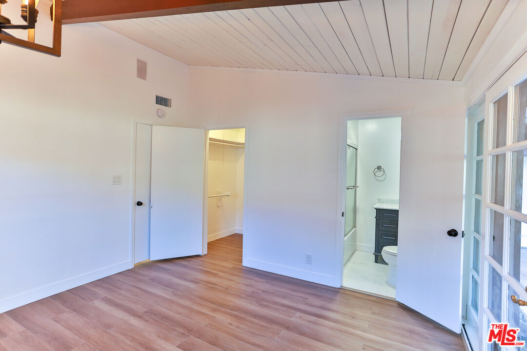 20341 Enadia Way Winnetka, CA 91306 - Photo 17 of 25