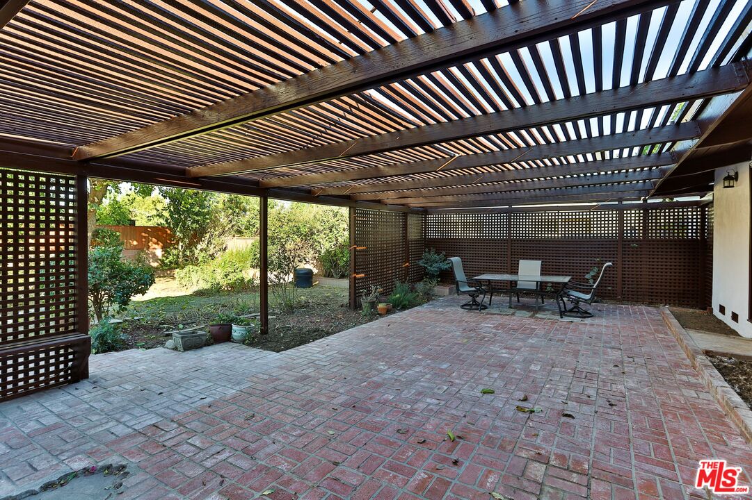 20341 Enadia Way Winnetka, CA 91306 - Photo 22 of 25