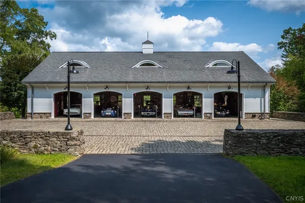 $12,950,000 | 15 Meadowood Lane, Chenango, NY 13901