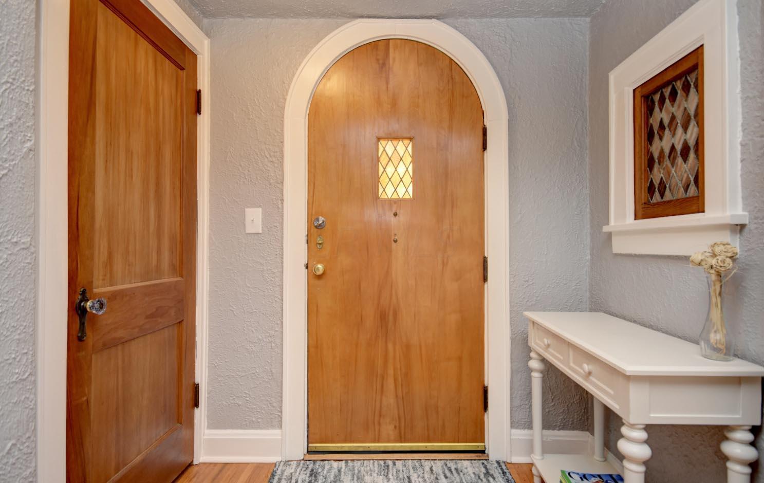 524 Garden Road Columbus, OH 43214 - Photo 2 of 38 Gallery Image 2