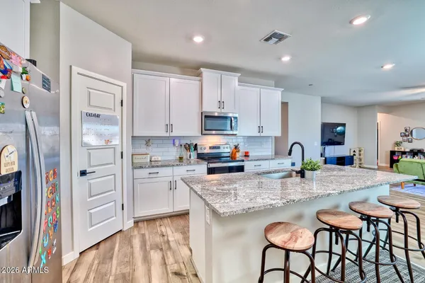 $2,200 | 11508 West Cumberland Drive, Youngtown, AZ 85363