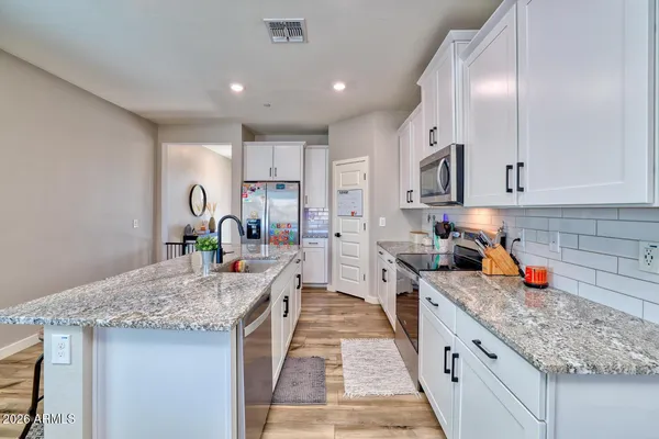 $2,200 | 11508 West Cumberland Drive, Youngtown, AZ 85363