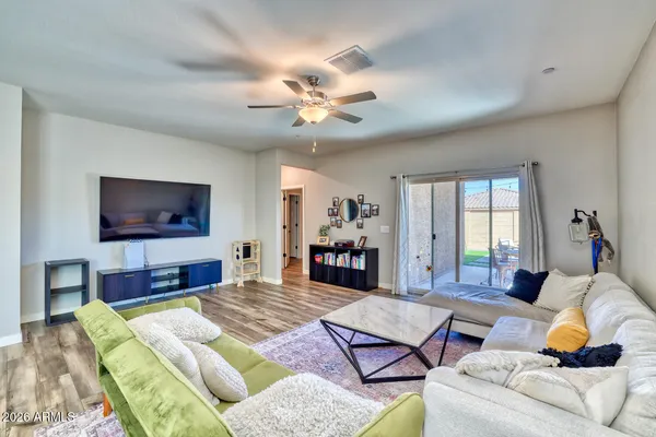 $2,550 | 11508 West Cumberland Drive, Youngtown, AZ 85363