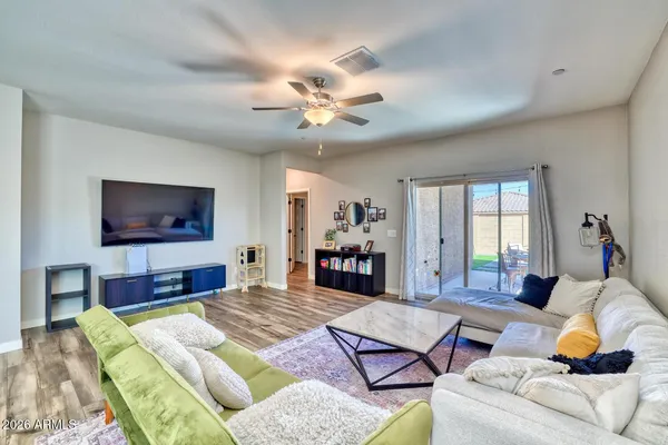 $2,200 | 11508 West Cumberland Drive, Youngtown, AZ 85363
