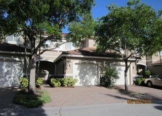 2158 Oakmont Drive Riviera Beach, FL 33404 - Photo 2 of 3 Oak front2