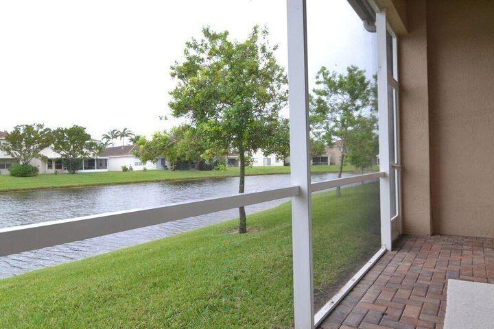 2158 Oakmont Drive Riviera Beach, FL 33404 - Photo 3 of 3 Oak Patio