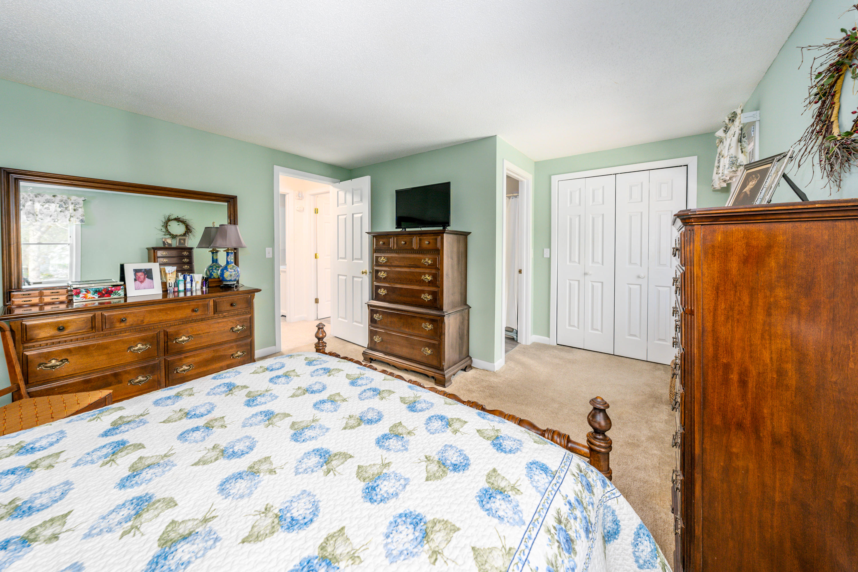 102 Shellback Way, Unit P 102 Mashpee, MA 02649 - Photo 15 of 29 Primary Bedroom
