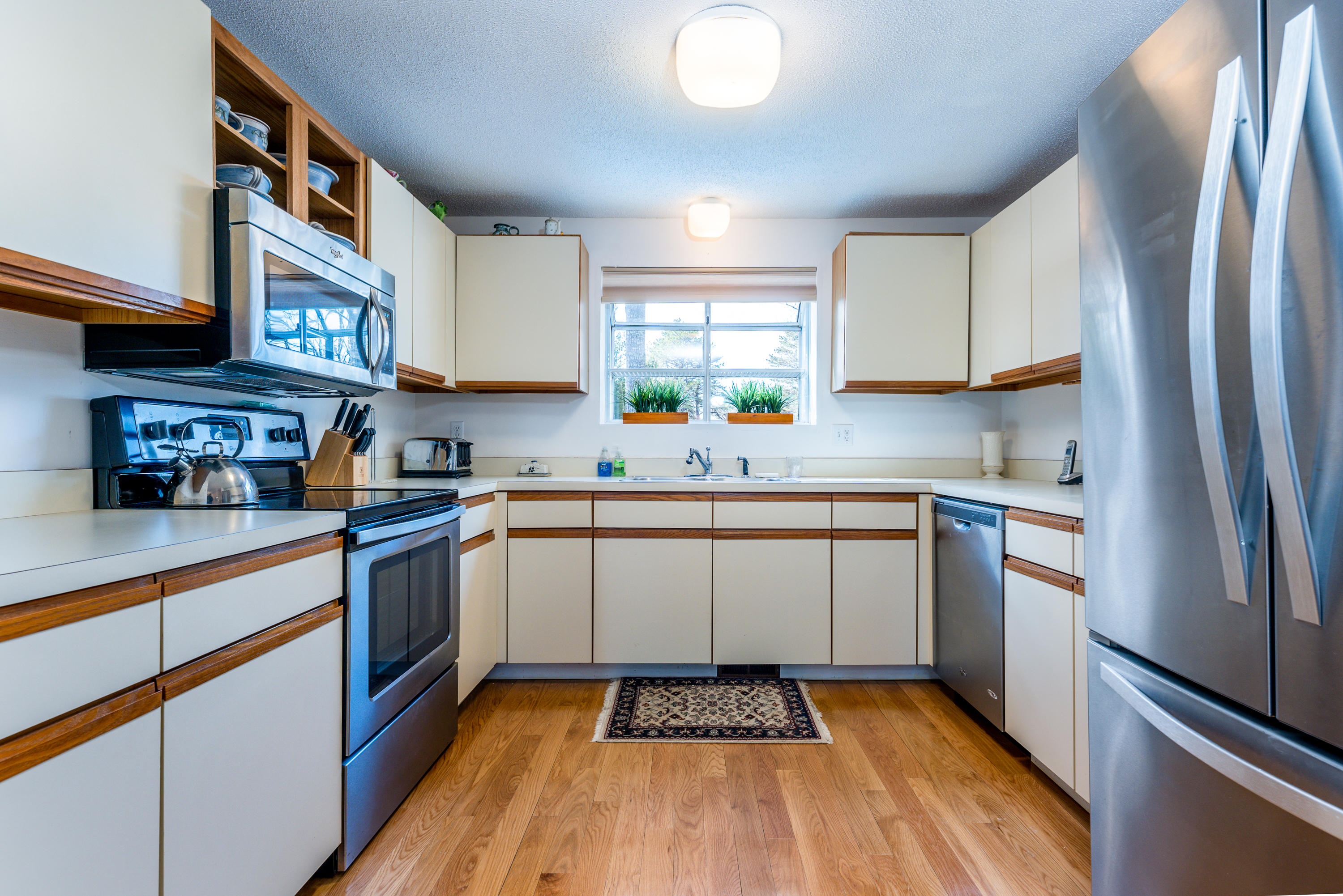 102 Shellback Way, Unit P 102 Mashpee, MA 02649 - Photo 7 of 29 Kitchen W/SS New Appliances