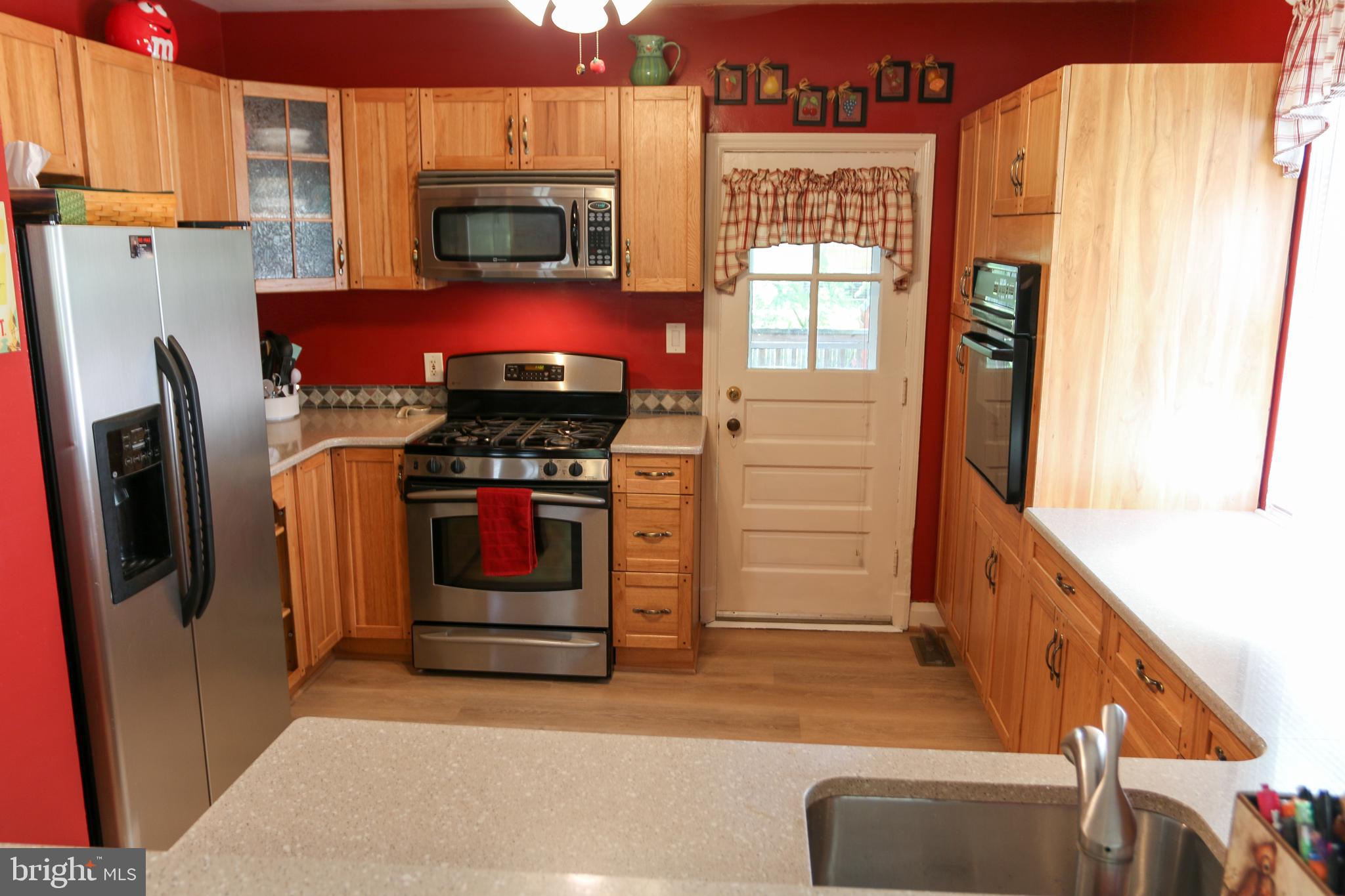 5517 Ashbourne Road Halethorpe, MD 21227 - Photo 6 of 38 Kitchen with double ovens