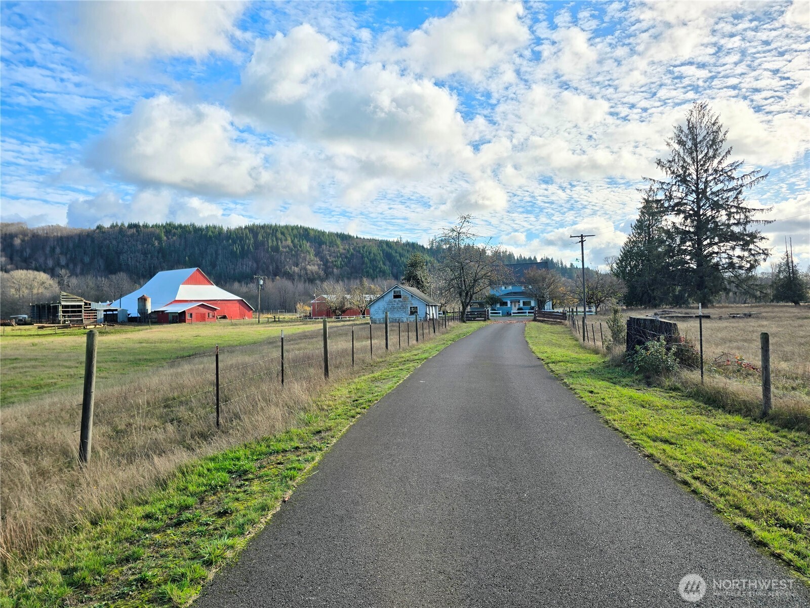 912 Middle Satsop Road Montesano, WA 98563 - Photo 3 of 36 a view of a garden with wooden fence