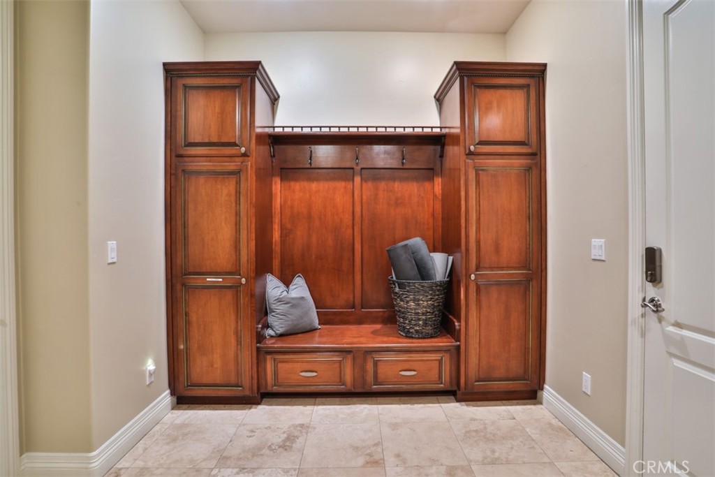 39520 Colleen Way Temecula, CA 92592 - Photo 65 of 75 Laundry room
