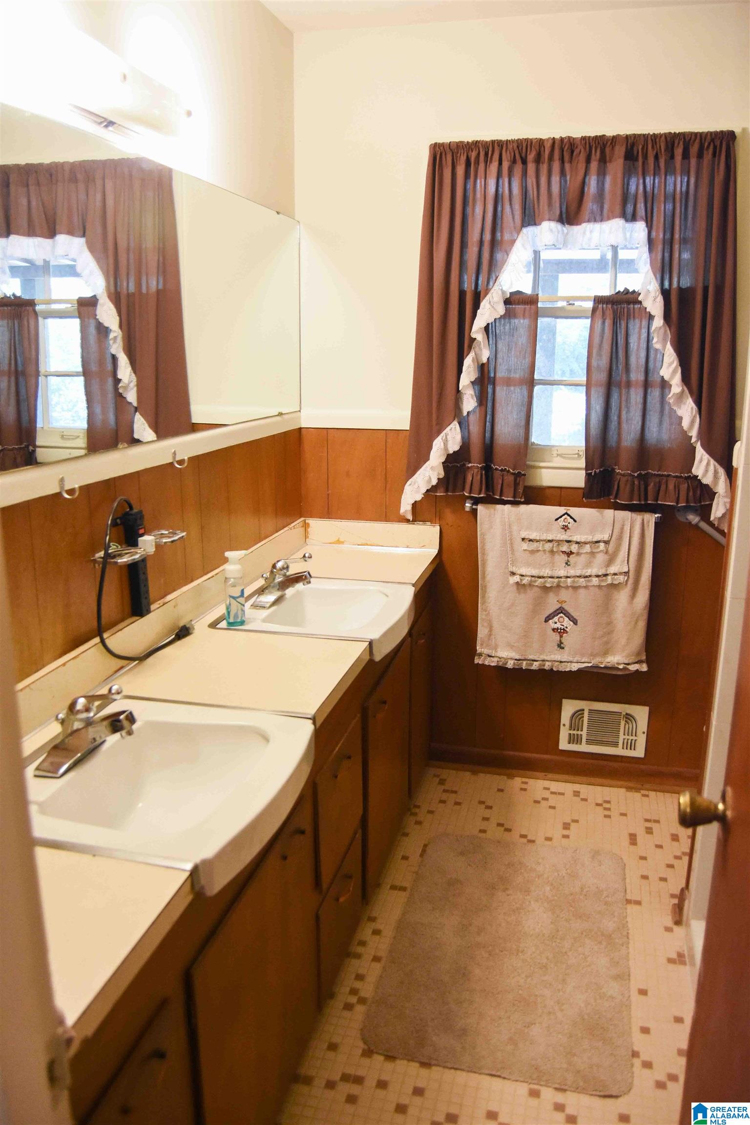 309 Valley Road Weaver, AL 36277 - Photo 25 of 62