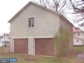 736 Philadelphia Avenue Reading, PA 19607 - Photo 5 of 6 Garage