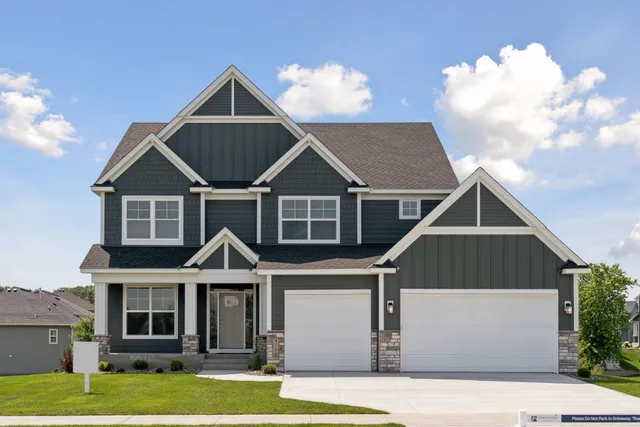 $800,000 | 4730 131st Avenue Northeast, Blaine, MN 55449