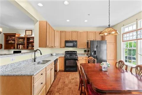 $330,000 | 359 Wealdstone Road, Cranberry Township, PA 16066