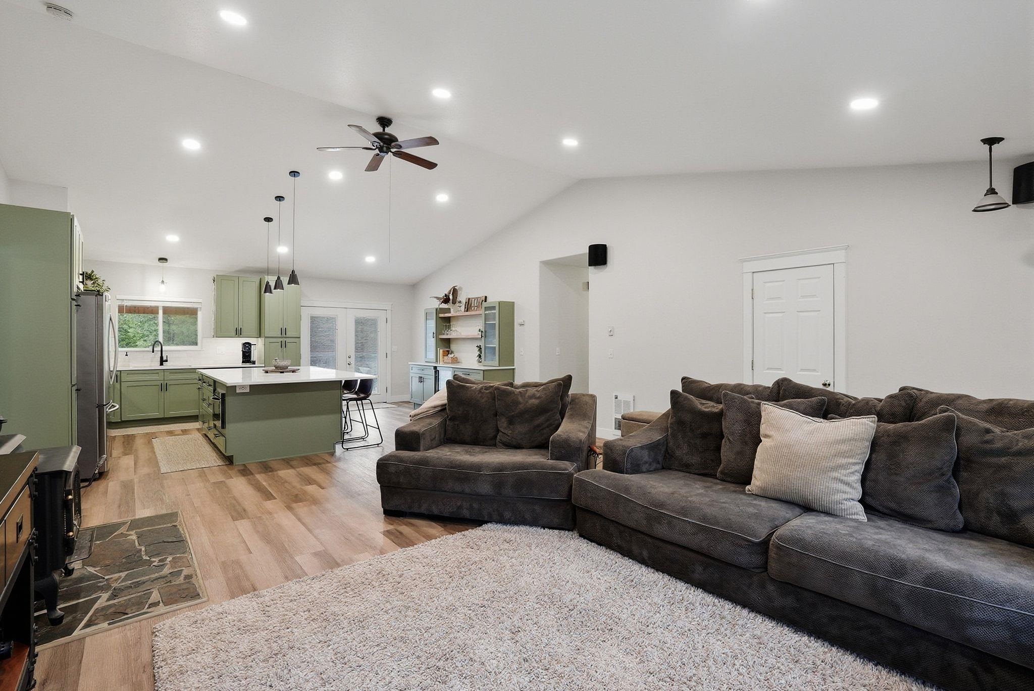 36112 North Pike Road Deer Park, WA 99006 - Photo 11 of 37