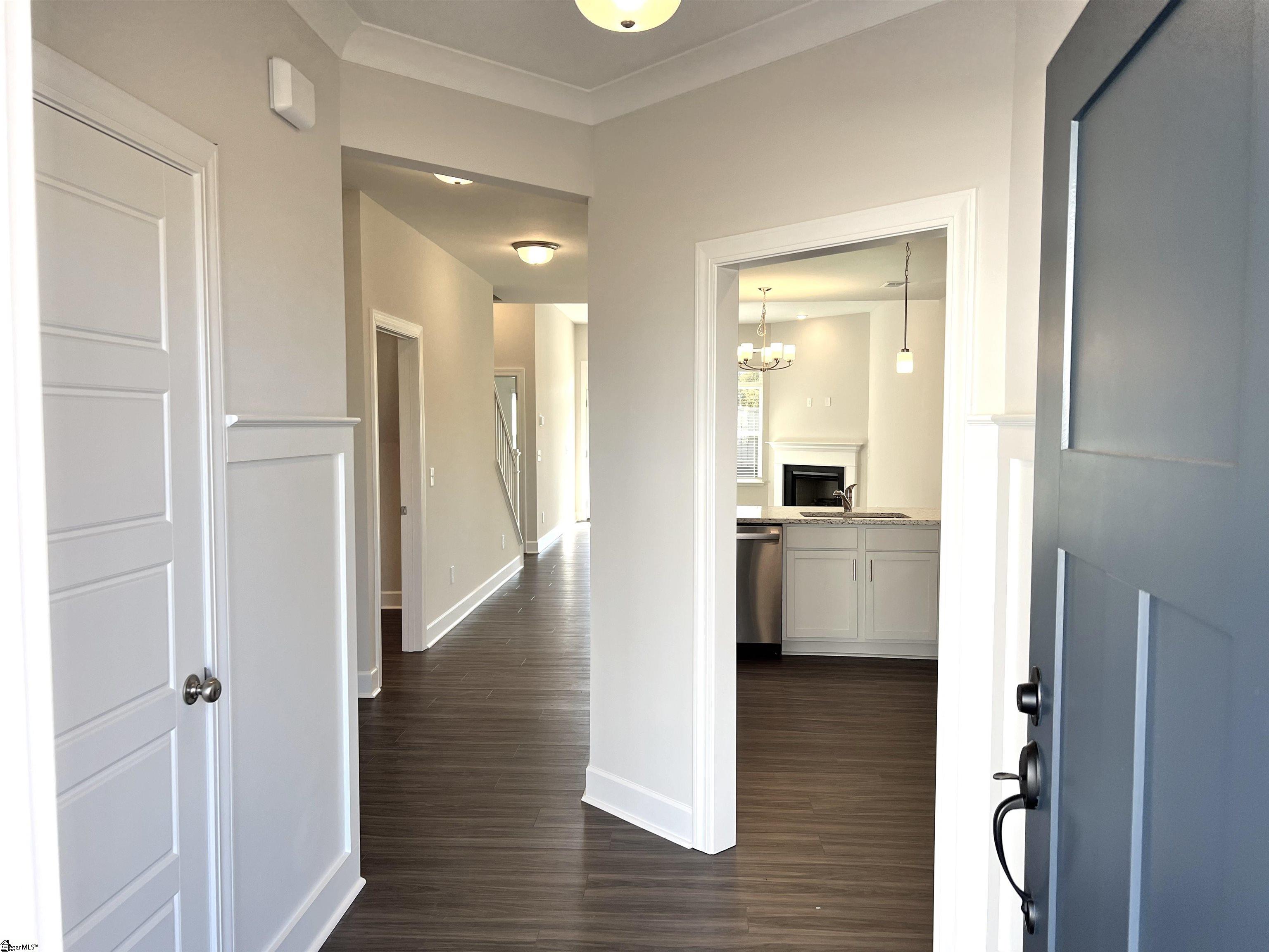 300 Hollenbeck Place Greenville, SC 29607 - Photo 2 of 20