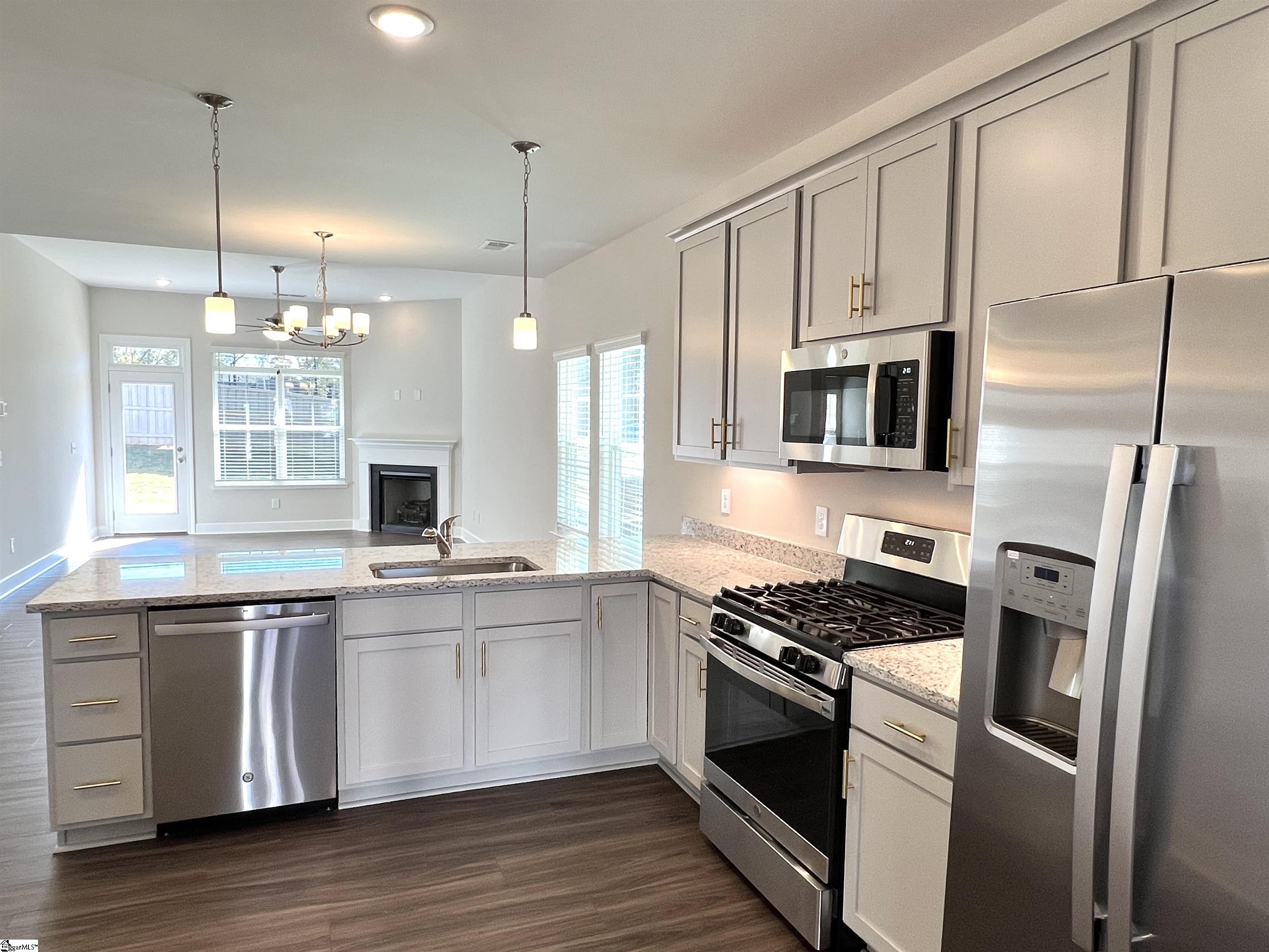 300 Hollenbeck Place Greenville, SC 29607 - Photo 4 of 20