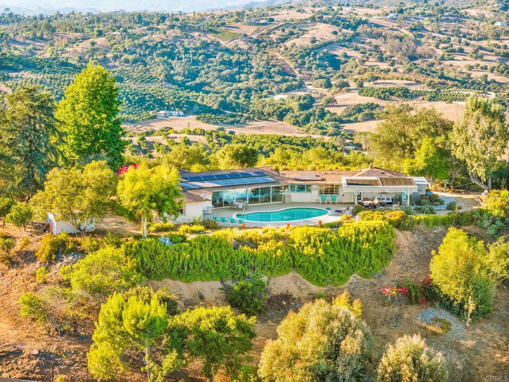 3730 Poppy Lane Fallbrook, CA 92028 - Photo 75 of 75 a view of a lake with a city