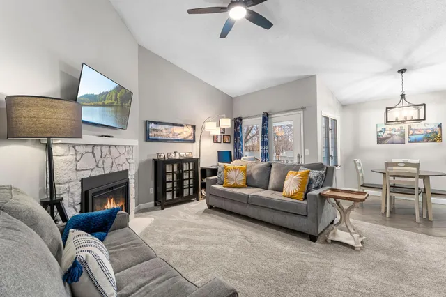 $210,000 | 3563 Blue Jay Way, Unit 200, Eagan, MN 55123